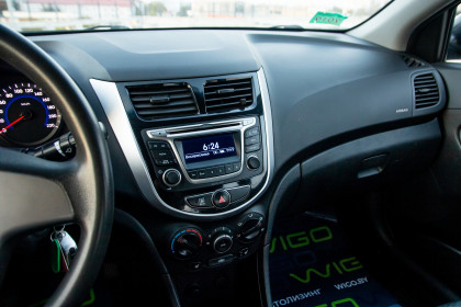 Купить Hyundai Solaris I Рестайлинг 1.6 MT (123 л.с.) 2015 Коричневый в Автодом Продажа Hyundai Solaris I Рестайлинг 1.6 MT (123 л.с.) 2015 Коричневый в Автодом