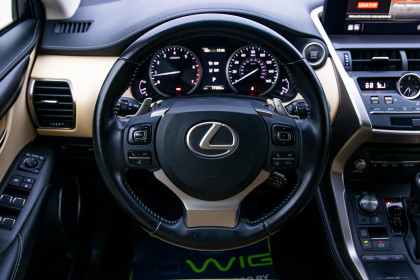 Купить Lexus NX I Рестайлинг 300 2.0 AT (238 л.с.) 2018 Серебристый в Автодом Продажа Lexus NX I Рестайлинг 300 2.0 AT (238 л.с.) 2018 Серебристый в Автодом
