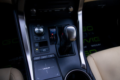 Купить Lexus NX I Рестайлинг 300 2.0 AT (238 л.с.) 2018 Серебристый в Автодом Продажа Lexus NX I Рестайлинг 300 2.0 AT (238 л.с.) 2018 Серебристый в Автодом