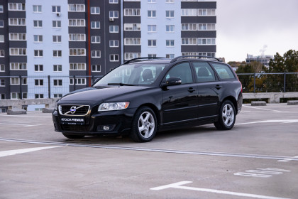 Купить Volvo V50 I Рестайлинг 1.6 MT (115 л.с.) 2012 Черный в Автодом Продажа Volvo V50 I Рестайлинг 1.6 MT (115 л.с.) 2012 Черный в Автодом