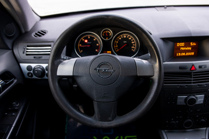 Купить Opel Astra H 1.7 MT (80 л.с.) 2005 Черный в Автодом Продажа Opel Astra H 1.7 MT (80 л.с.) 2005 Черный в Автодом