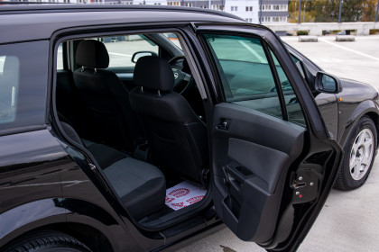 Купить Opel Astra H 1.7 MT (80 л.с.) 2005 Черный в Автодом Продажа Opel Astra H 1.7 MT (80 л.с.) 2005 Черный в Автодом