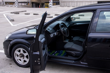 Купить Opel Astra H 1.7 MT (80 л.с.) 2005 Черный в Автодом Продажа Opel Astra H 1.7 MT (80 л.с.) 2005 Черный в Автодом