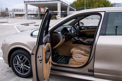 Продажа Porsche Cayenne II Рестайлинг (958) 3.6 AT (300 л.с.) 2015 Желтый в Автодом