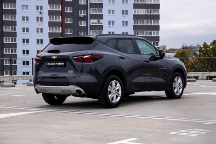 Продажа Chevrolet Blazer III 2.0 AT (227 л.с.) 2022 Серый в Автодом