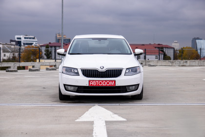 Продажа Skoda Octavia III (A7) 1.8 AMT (180 л.с.) 2014 Белый в Автодом