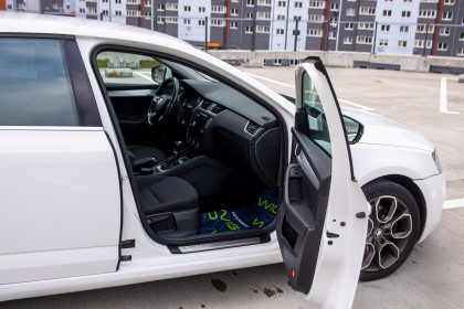 Продажа Skoda Octavia III (A7) 1.8 AMT (180 л.с.) 2014 Белый в Автодом