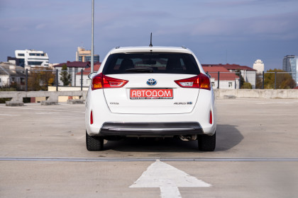 Продажа Toyota Auris II 1.8 AT (99 л.с.) 2015 Белый в Автодом