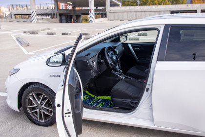 Продажа Toyota Auris II 1.8 AT (99 л.с.) 2015 Белый в Автодом