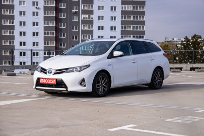 Продажа Toyota Auris II 1.8 AT (99 л.с.) 2015 Белый в Автодом