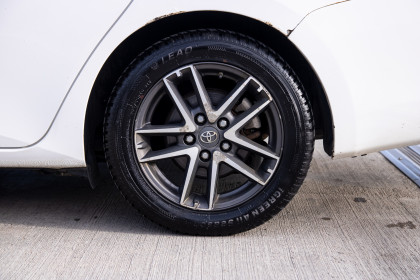 Продажа Toyota Auris II 1.8 AT (99 л.с.) 2015 Белый в Автодом