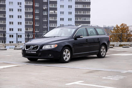 Купить Volvo V70 III 1.6 MT (109 л.с.) 2009 Черный в Автодом Продажа Volvo V70 III 1.6 MT (109 л.с.) 2009 Черный в Автодом
