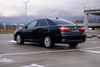 Продажа Toyota Camry VII (XV50) Рестайлинг 2.5 AT (181 л.с.) 2015 Черный в Автодом