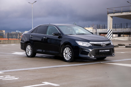 Продажа Toyota Camry VII (XV50) Рестайлинг 2.5 AT (181 л.с.) 2015 Черный в Автодом