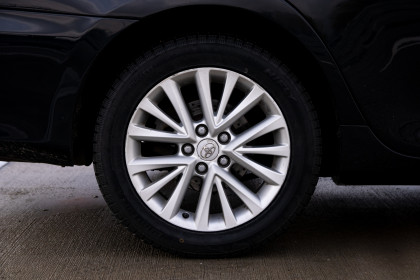 Продажа Toyota Camry VII (XV50) Рестайлинг 2.5 AT (181 л.с.) 2015 Черный в Автодом