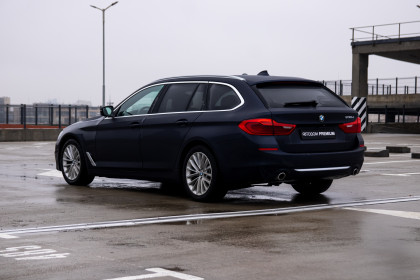 Продажа BMW 5 серии VII (G30/G31) 530d 3.0 AT (265 л.с.) 2019 Синий в Автодом