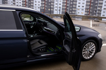 Продажа BMW 5 серии VII (G30/G31) 530d 3.0 AT (265 л.с.) 2019 Синий в Автодом