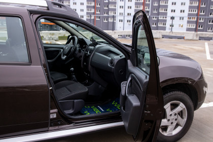 Продажа Renault Duster I Рестайлинг 2.0 MT (143 л.с.) 2016 Коричневый в Автодом