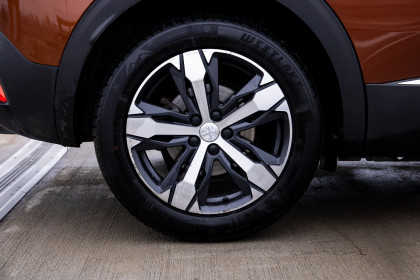 Продажа Peugeot 3008 II 8-speed 1.2 AT (130 л.с.) 2019 Оранжевый в Автодом