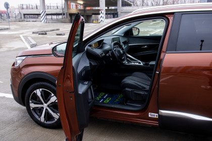 Продажа Peugeot 3008 II 8-speed 1.2 AT (130 л.с.) 2019 Оранжевый в Автодом