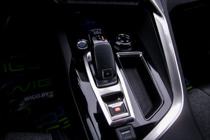 Продажа Peugeot 3008 II 8-speed 1.2 AT (130 л.с.) 2019 Оранжевый в Автодом