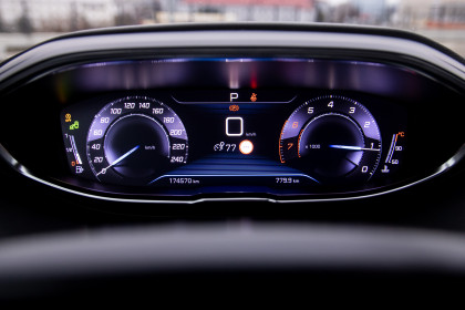 Продажа Peugeot 3008 II 8-speed 1.2 AT (130 л.с.) 2019 Оранжевый в Автодом