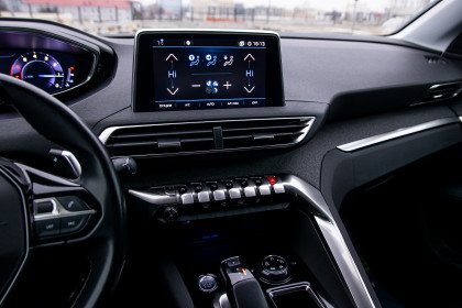 Продажа Peugeot 3008 II 8-speed 1.2 AT (130 л.с.) 2019 Оранжевый в Автодом