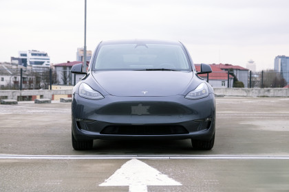 Продажа Tesla Model Y I Long Range 0.0 AT (345 л.с.) 2023 Серый в Автодом