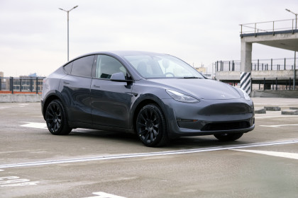 Продажа Tesla Model Y I Long Range 0.0 AT (345 л.с.) 2023 Серый в Автодом