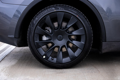 Продажа Tesla Model Y I Long Range 0.0 AT (345 л.с.) 2023 Серый в Автодом