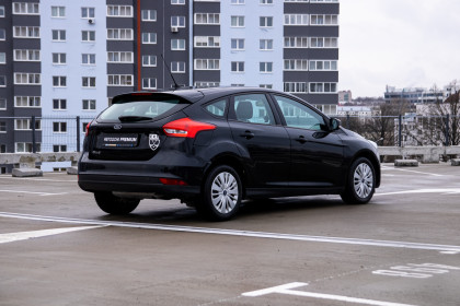 Продажа Ford Focus III Рестайлинг 1.6 AMT (105 л.с.) 2016 Черный в Автодом