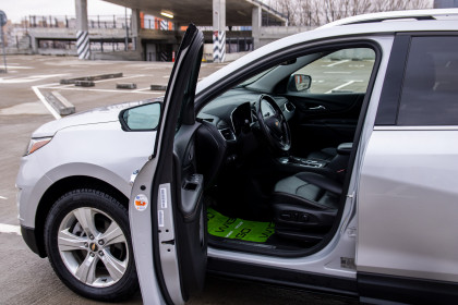 Продажа Chevrolet Equinox III 2.0 AT (252 л.с.) 2019 Серебристый в Автодом