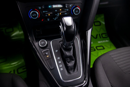 Продажа Ford Focus III Рестайлинг 1.5 AT (150 л.с.) 2017 Коричневый в Автодом