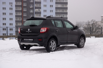 Продажа Renault Sandero II Рестайлинг Stepway 1.6 MT (113 л.с.) 2019 Черный в Автодом