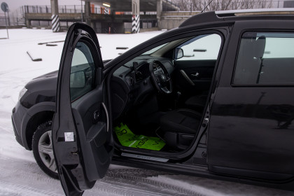 Продажа Renault Sandero II Рестайлинг Stepway 1.6 MT (113 л.с.) 2019 Черный в Автодом