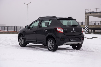 Продажа Renault Sandero II Рестайлинг Stepway 1.6 MT (113 л.с.) 2019 Черный в Автодом