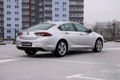 Продажа Buick Regal VI 2.0 AT (250 л.с.) 2018 Серебристый в Автодом