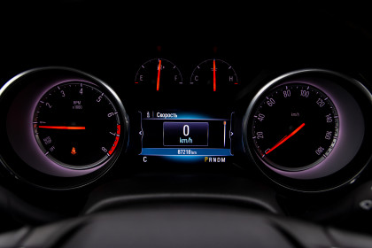 Продажа Buick Regal VI 2.0 AT (250 л.с.) 2018 Серебристый в Автодом