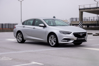 Продажа Buick Regal VI 2.0 AT (250 л.с.) 2018 Серебристый в Автодом