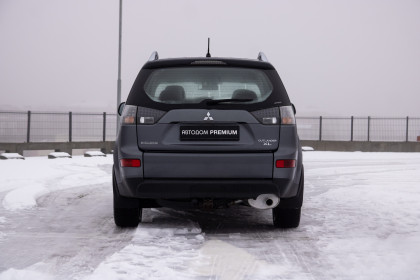 Продажа Mitsubishi Outlander II 2.4 CVT (170 л.с.) 2008 Серый в Автодом
