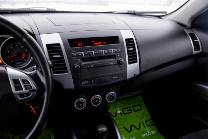Продажа Mitsubishi Outlander II 2.4 CVT (170 л.с.) 2008 Серый в Автодом