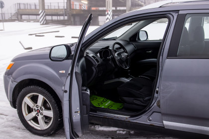 Продажа Mitsubishi Outlander II 2.4 CVT (170 л.с.) 2008 Серый в Автодом