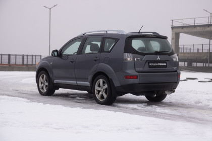 Продажа Mitsubishi Outlander II 2.4 CVT (170 л.с.) 2008 Серый в Автодом