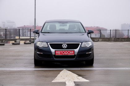 Продажа Volkswagen Passat B6 2.0 MT (136 л.с.) 2006 Серый в Автодом