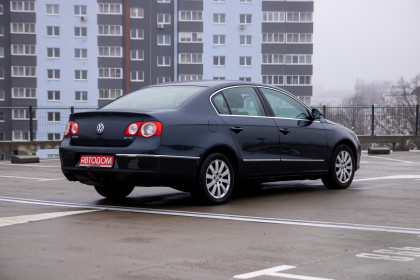 Продажа Volkswagen Passat B6 2.0 MT (136 л.с.) 2006 Серый в Автодом