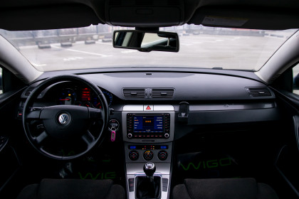 Продажа Volkswagen Passat B6 2.0 MT (136 л.с.) 2006 Серый в Автодом