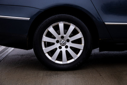 Продажа Volkswagen Passat B6 2.0 MT (136 л.с.) 2006 Серый в Автодом