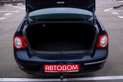 Продажа Volkswagen Passat B6 2.0 MT (136 л.с.) 2006 Серый в Автодом