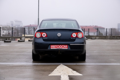 Продажа Volkswagen Passat B6 2.0 MT (136 л.с.) 2006 Серый в Автодом