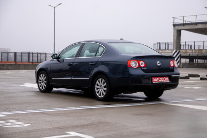 Продажа Volkswagen Passat B6 2.0 MT (136 л.с.) 2006 Серый в Автодом